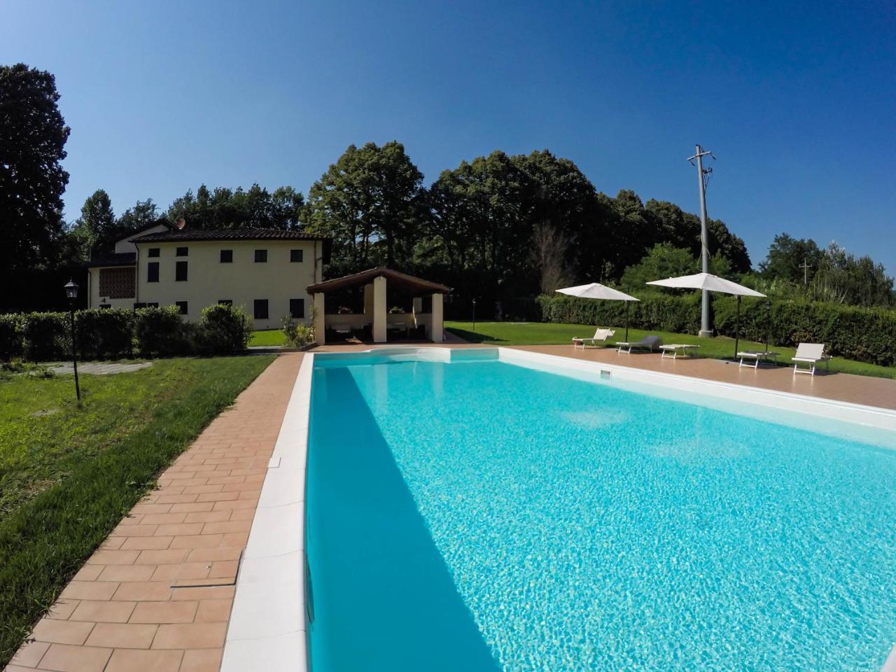 Casale La Fata -Tipico Toscano Immerso Nelle Colline Tra Lucca E Versilia, 6 Appartamenti Indipendenti Camaiore Dış mekan fotoğraf